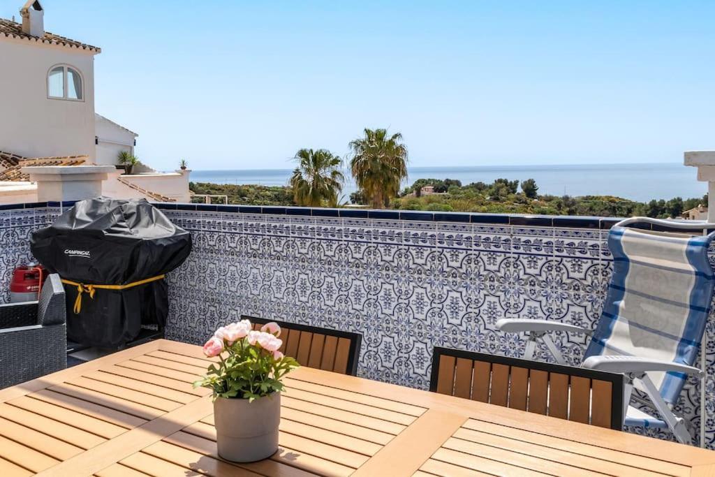 Oasis 16 Leilighet Nerja Eksteriør bilde