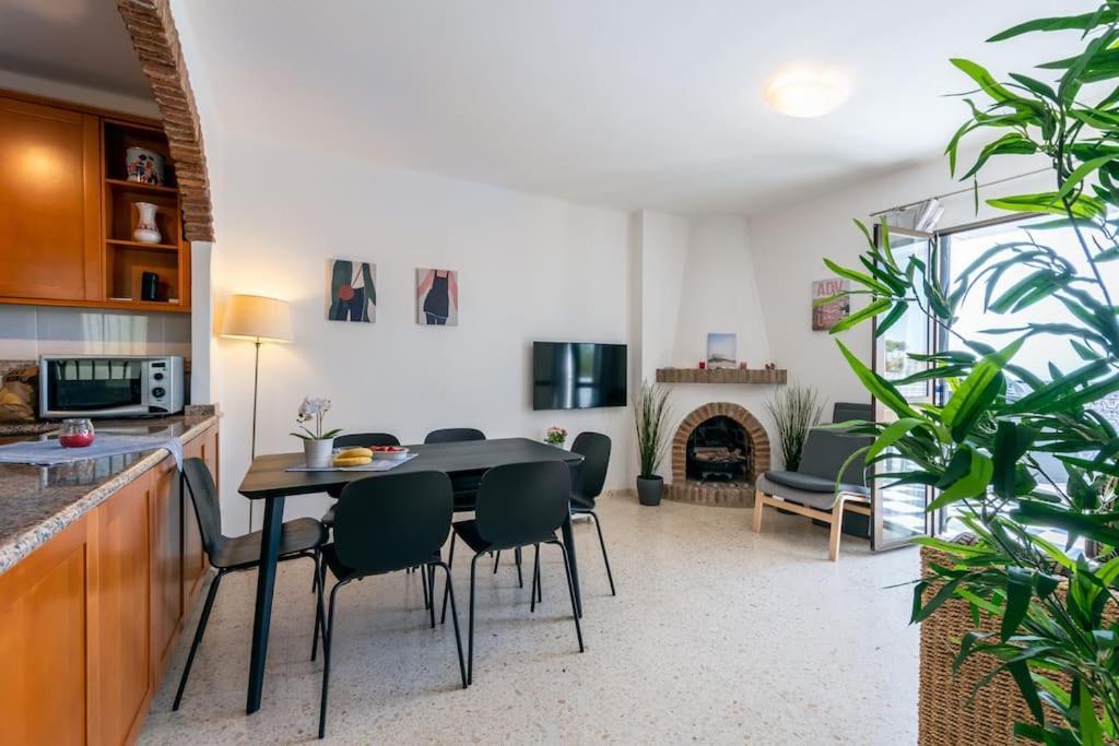 Oasis 16 Leilighet Nerja Eksteriør bilde